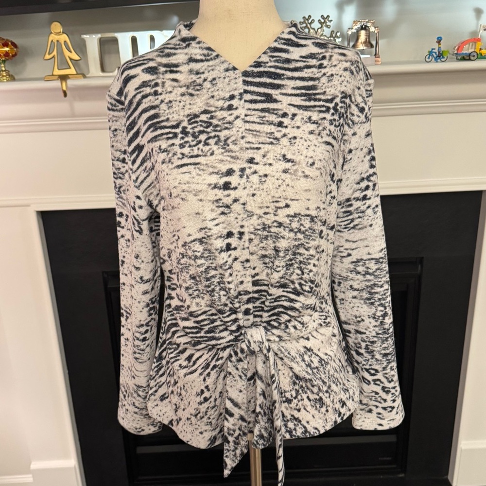 🖤 Clara Sunwoo Abstract Print Tie-Front Top — Black & White (Size S) 🖤